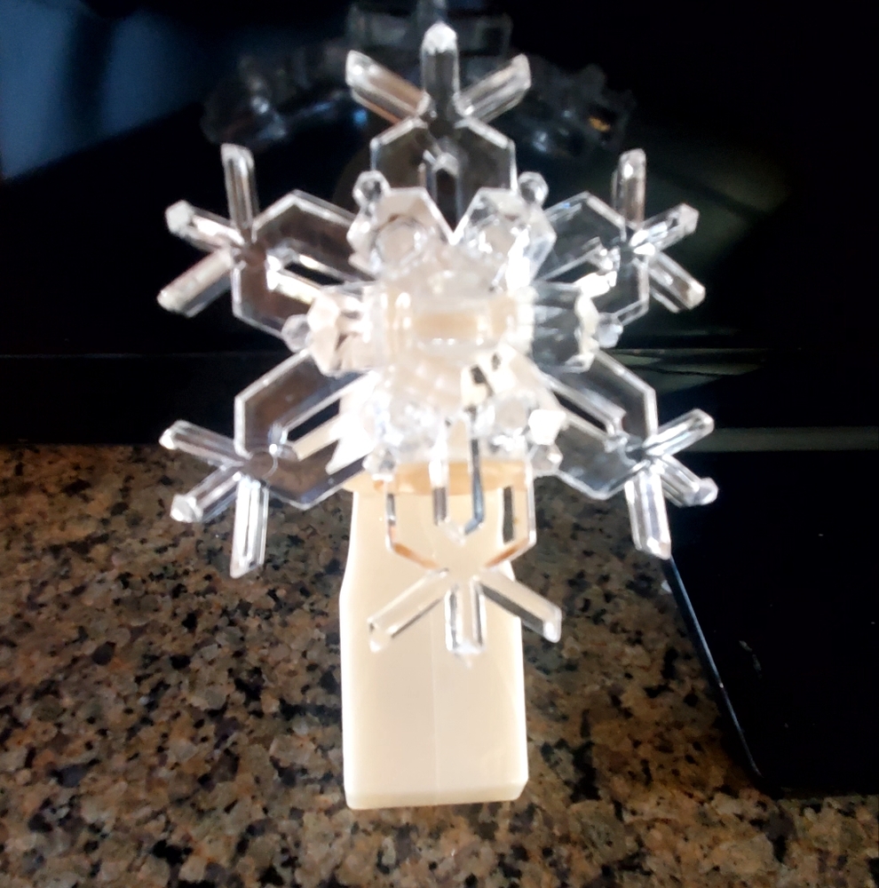 Wallflowers Clear Snowflake Plug In